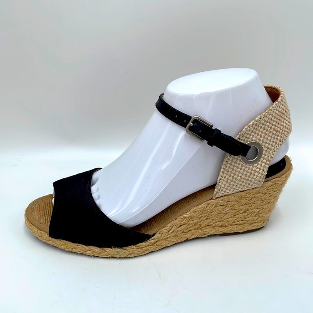 - Lucky Brand Kyndra Wedge Espadrille Sandals